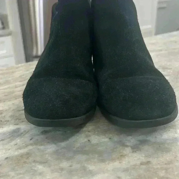 Toms: Solid Black Suede Deia Ankle Stacked Leather Heeled Booties Size 7 - Picture 6 of 10